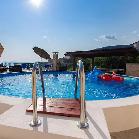 Navis Sea View Apartment With Pool Makarska Exterior photo
