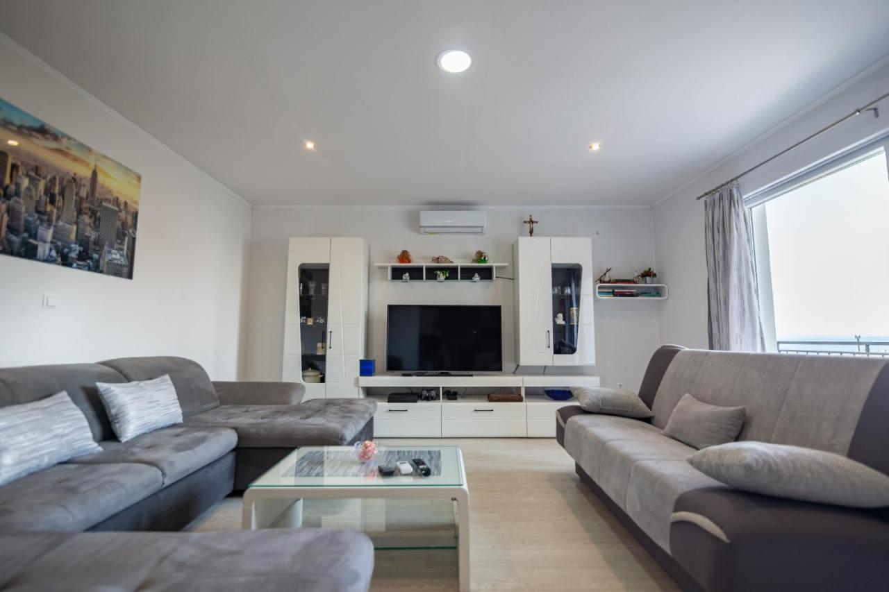 Navis Sea View With Pool Apartment *