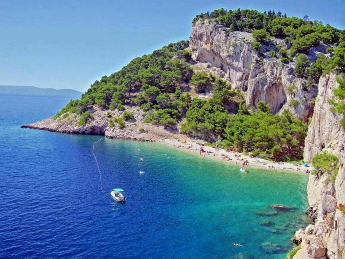 Navis Sea View With Pool Apartman