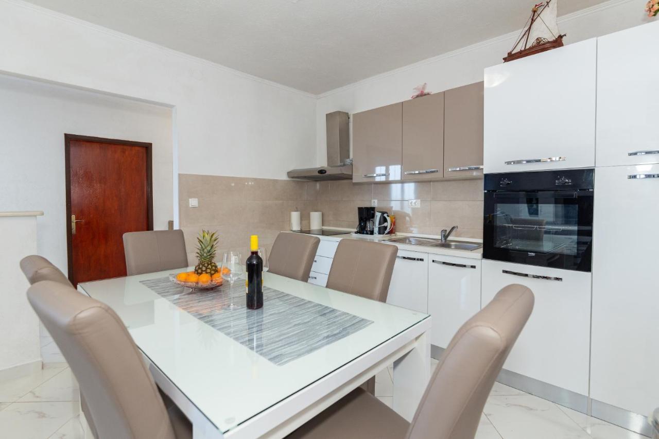 Navis Sea View With Pool * Makarska