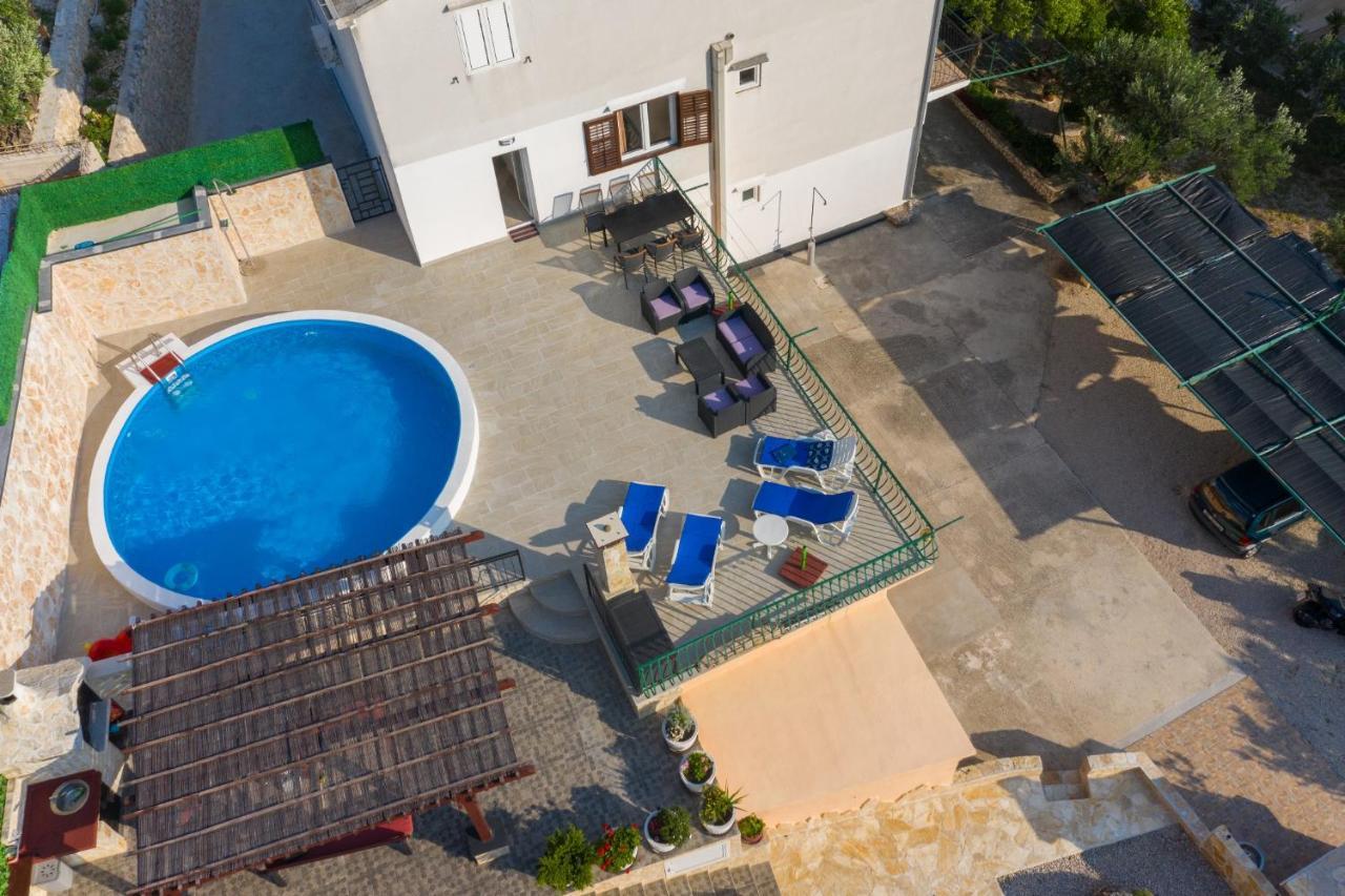 Navis Sea View With Pool *