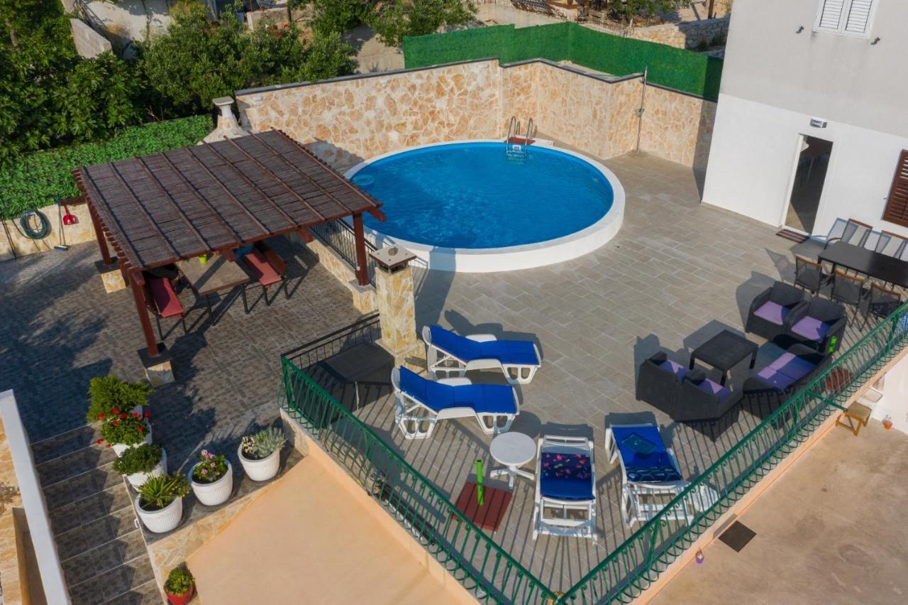 Navis Sea View With Pool